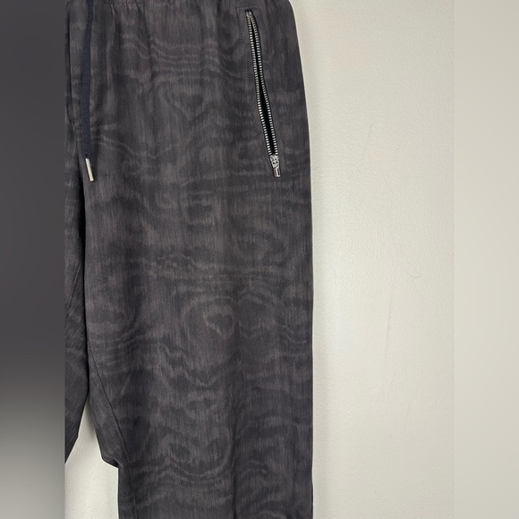 Athleta Camden Printed Performance Pockets Jogger Women’s Sz 10P - Picture 5 of 8